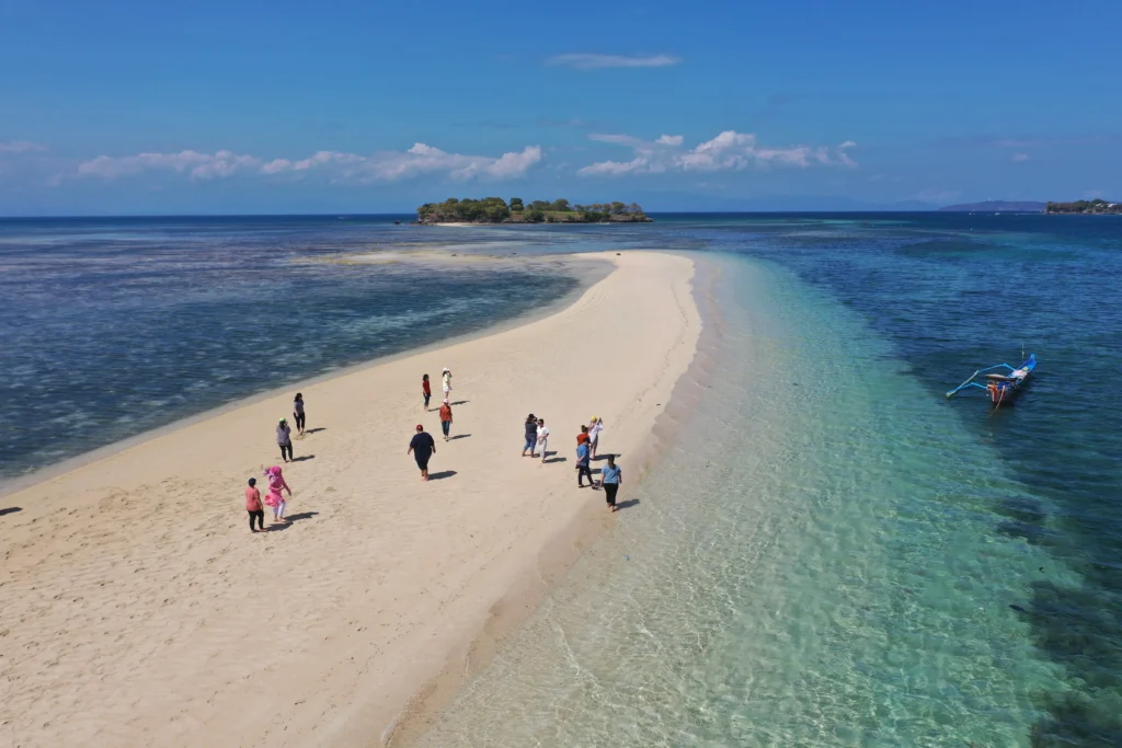 pantai pink